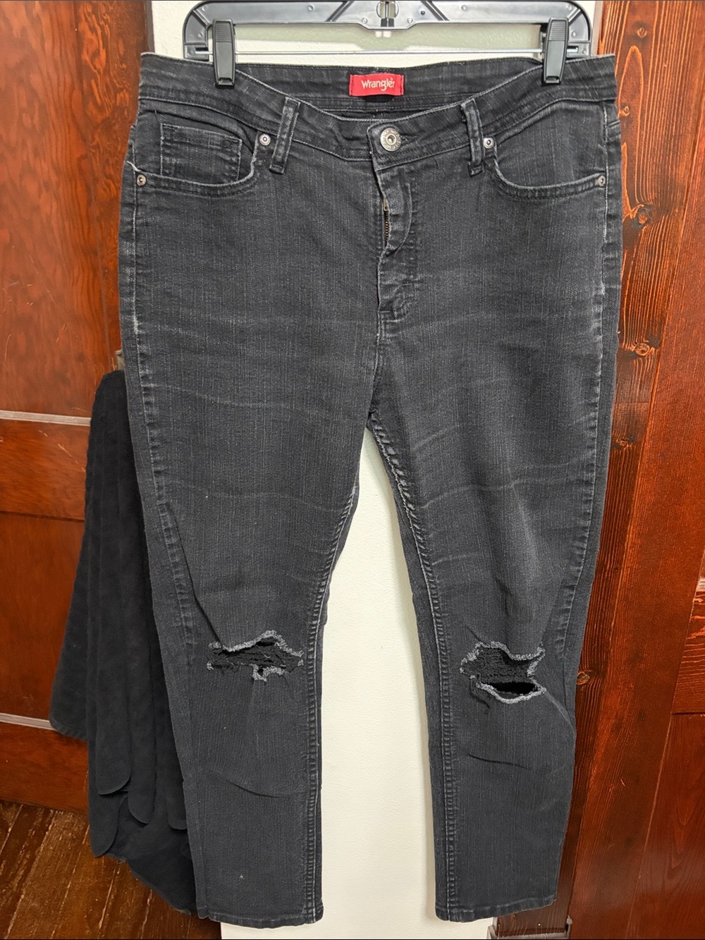 Wrangler Women's Black Skinny Ripped Knee Jeans